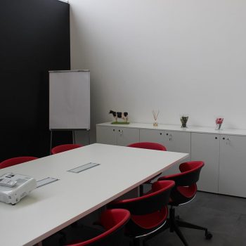 ristrutturazione-e-arredo-per-la-realizzazione-di-una-sede-aziendale-a-mantova-211079